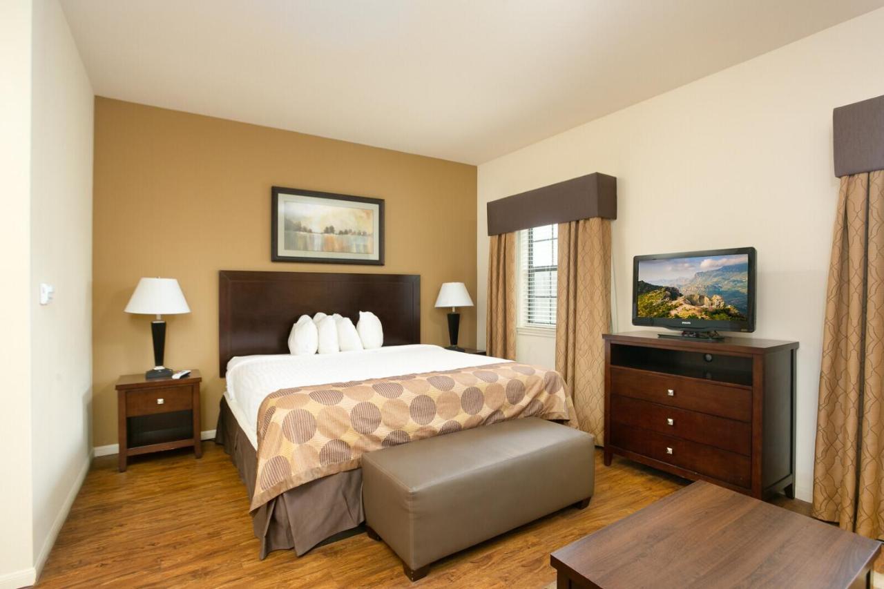Hotel The At Kenedy