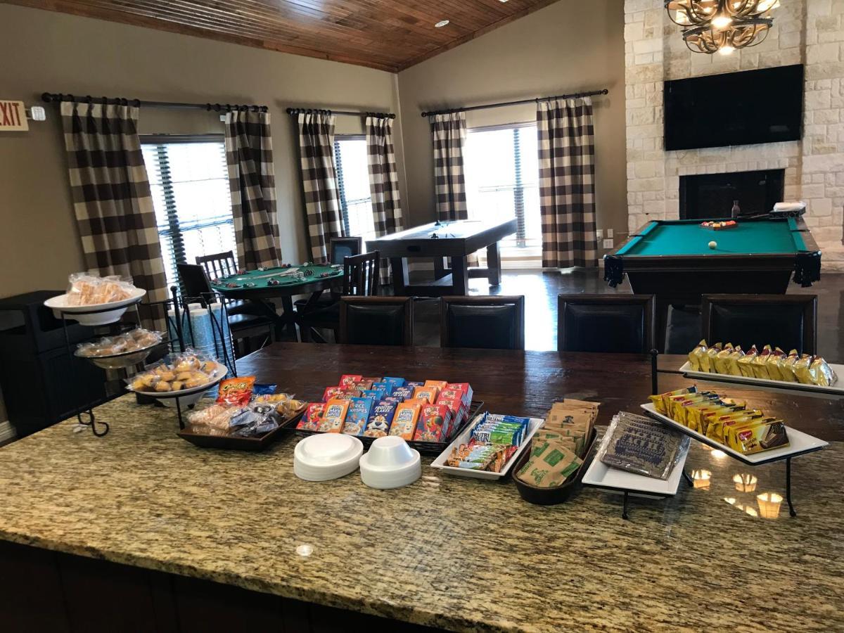 Hotel The At Kenedy
