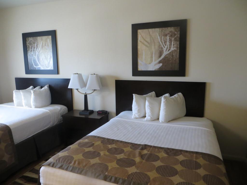 The At Hotel