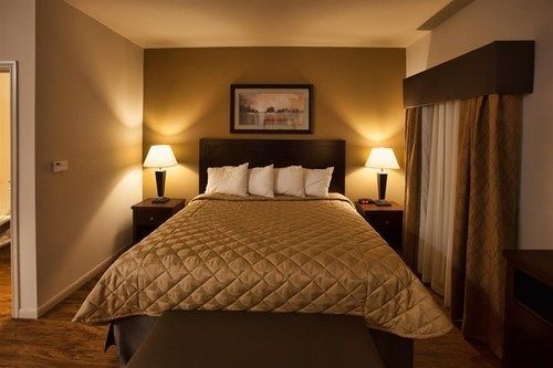 The At Hotel Kenedy